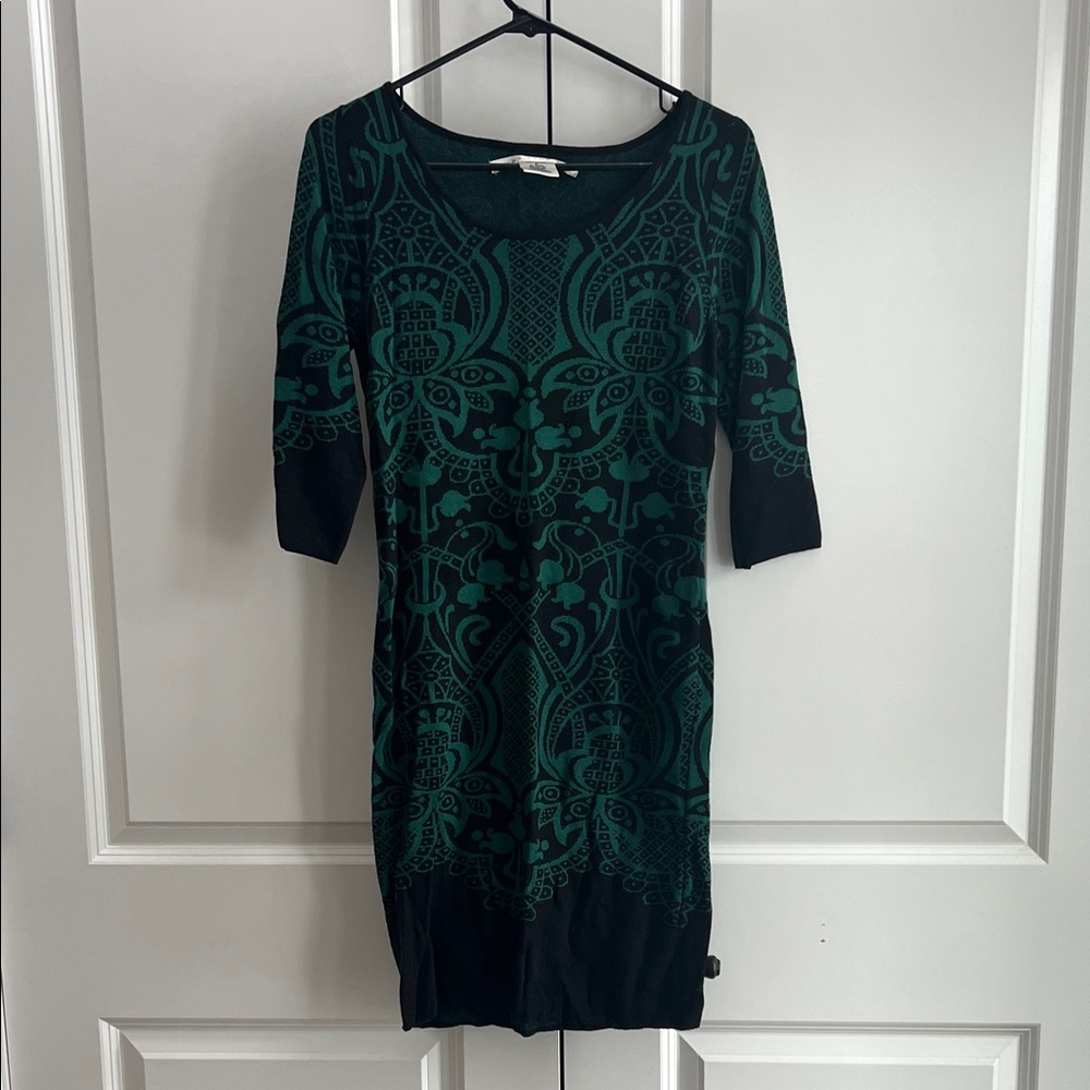 Max Studio Green and Black Long Sleeve Dress